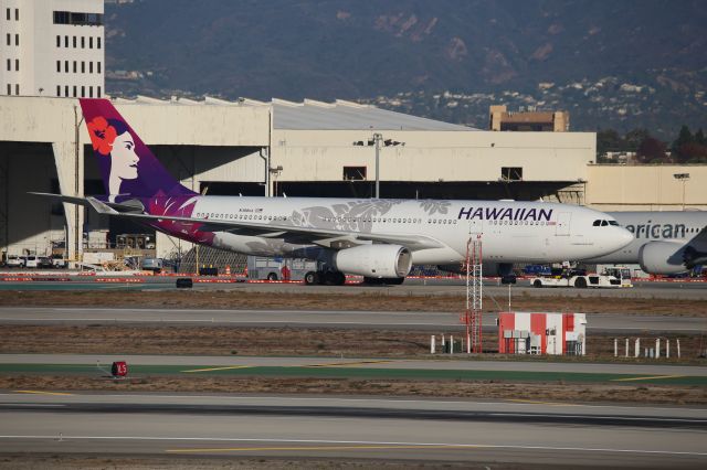 Airbus A330-200 (N388HA)