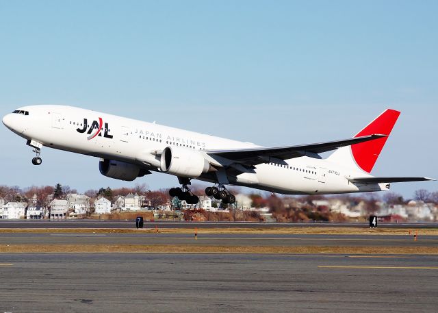 Boeing 777-200 (JA710J) - Take off on FlightAware.Com - JAL Triple 7 rotates off of 33L !