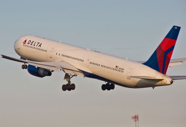 N840MH — - The Delta Airlines Boeing 767-400 on FlightAware.Com !