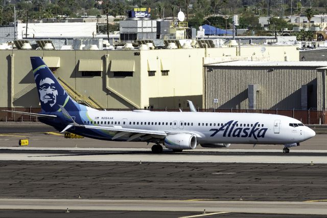 Boeing 737-900 (N284AK)