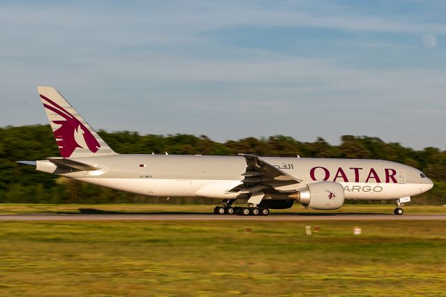 Boeing 777-200 (A7-BFX)