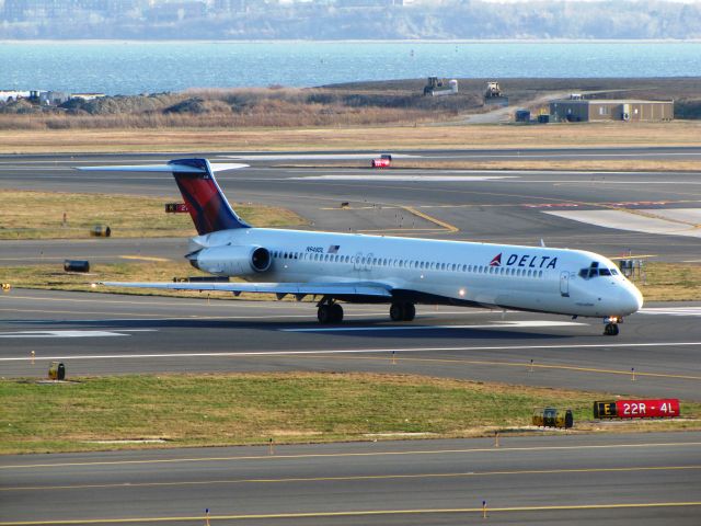 McDonnell Douglas MD-88 (N948DL)