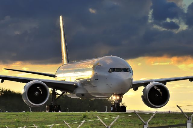 Boeing 777-200 (D-AALA)