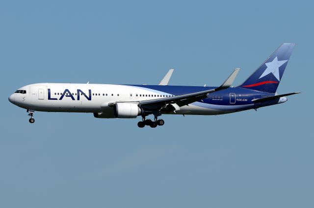 BOEING 767-300 (CC-CXI) - 'Lanperu 2380' arriving from Lima Jorge Chavez International Airport