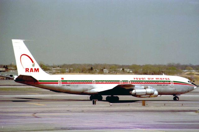 Boeing 707-100 (CN-RMB)