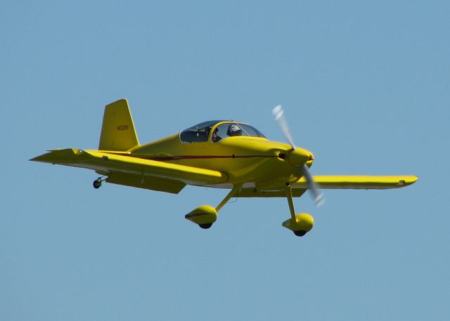 Vans RV-6 (N432RV) - Landing on 14 at Downtown Shreveport.