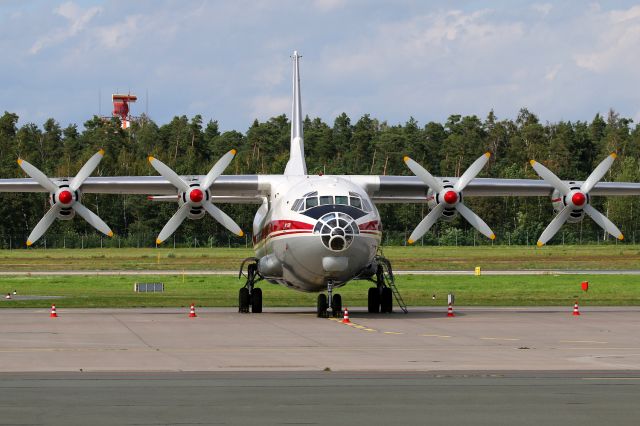 Antonov An-12 (UR-CAK)