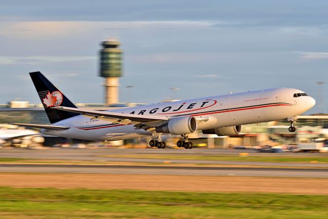 BOEING 767-300 (C-GYAJ)