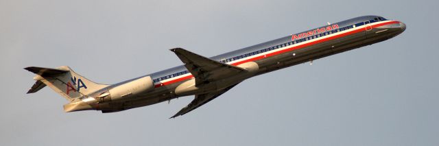 McDonnell Douglas MD-83 (N9621A)