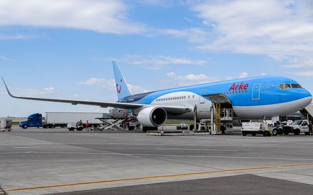 BOEING 767-300 (PH-OYI)