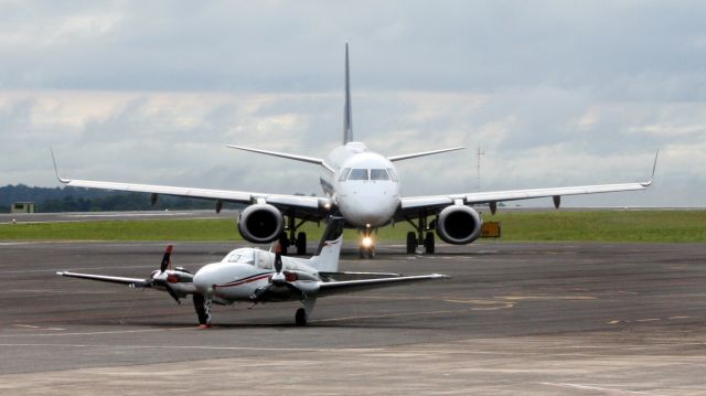 Embraer ERJ-190 (PR-AYG)