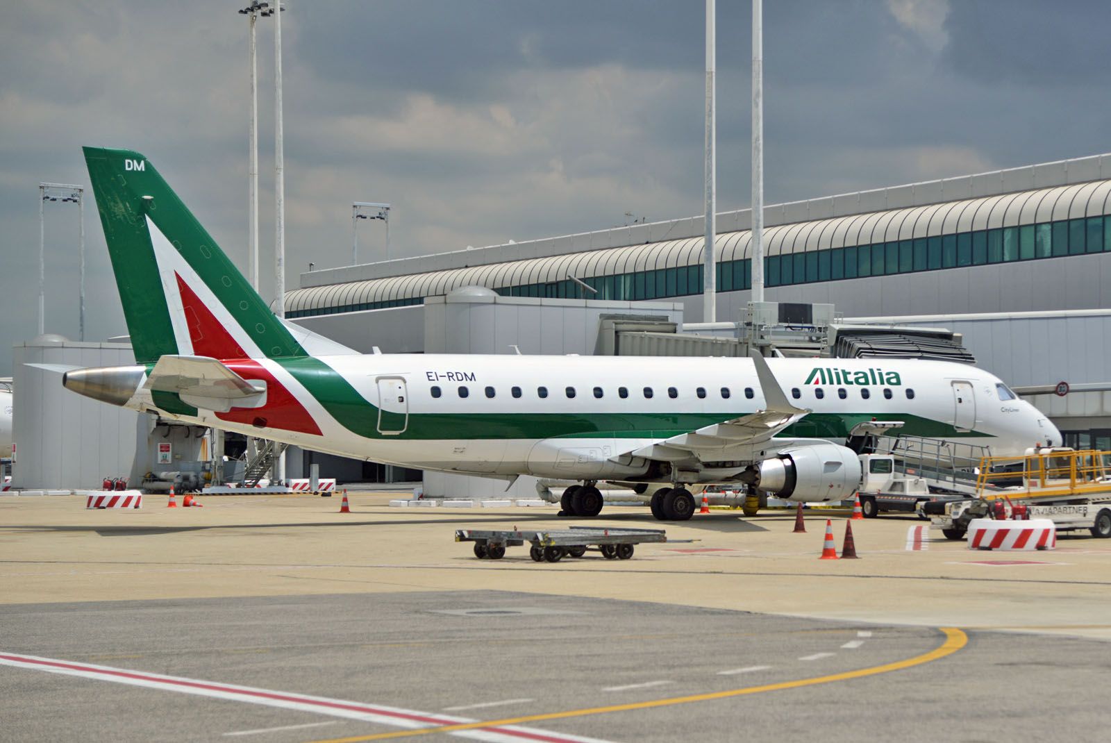 Embraer 170/175 (EI-RDM)