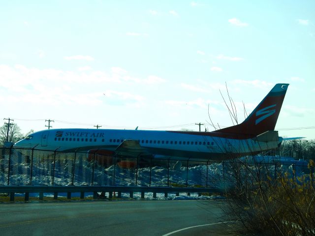 BOEING 737-400 (N801TJ)