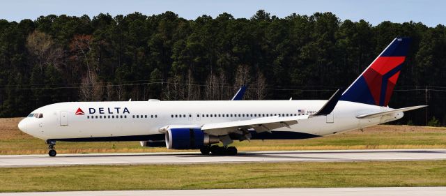 BOEING 767-300 (N1603) - The 767 returns to RDU-CDG for the season, 4/1/18.