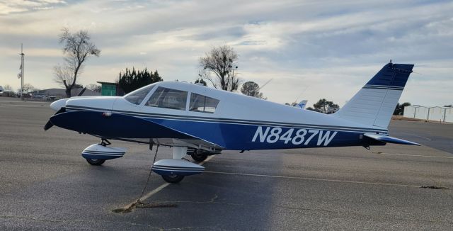 Piper Cherokee (N8487W)