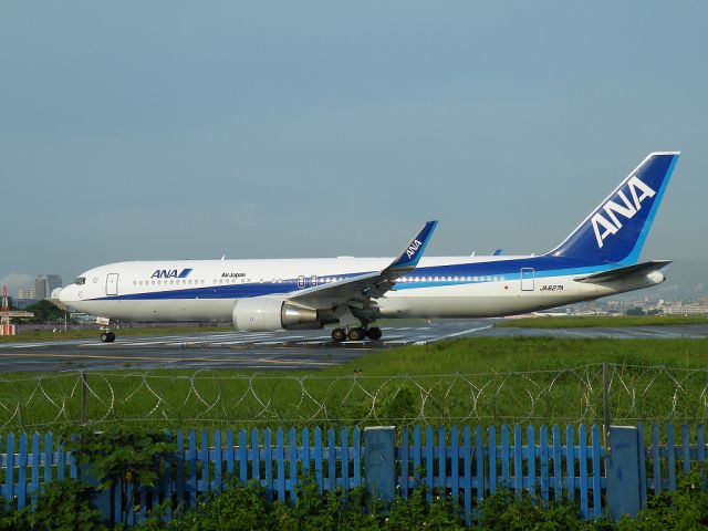 BOEING 767-300 (JA627A)