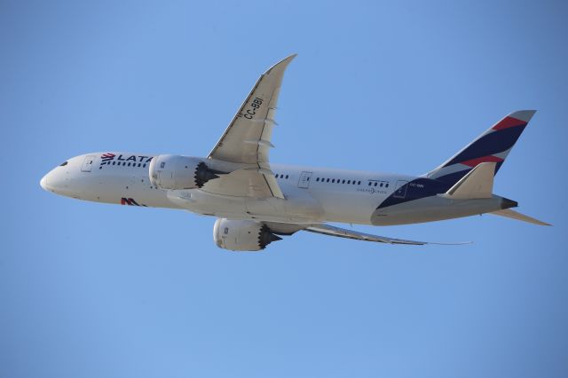 Boeing 787-8 (CC-BBI)