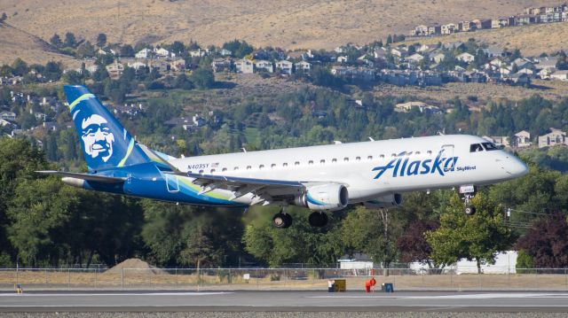 Embraer 175 (N403SY) - ASA3327/SKW3327 - PDX-RNO