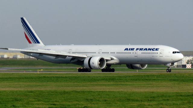 Boeing 777-200 (F-GSQT)
