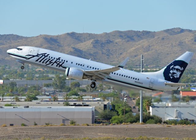 Boeing 737-800 (N528AS)