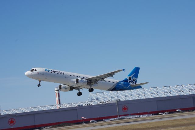 Airbus A321 (C-GEZO)