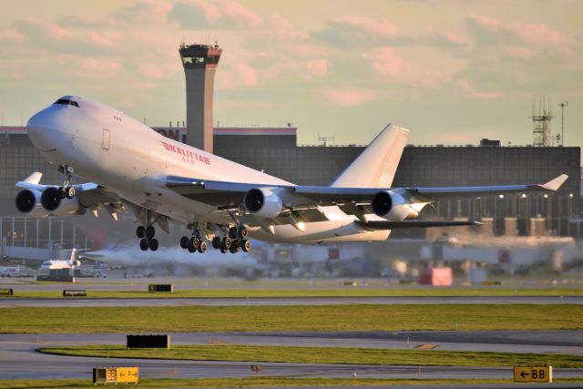 Boeing 747-400 (N702CK) - By dawns early light. 10-23-21