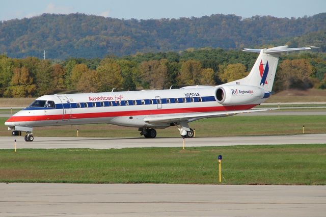 Embraer ERJ-135 (N850AE)