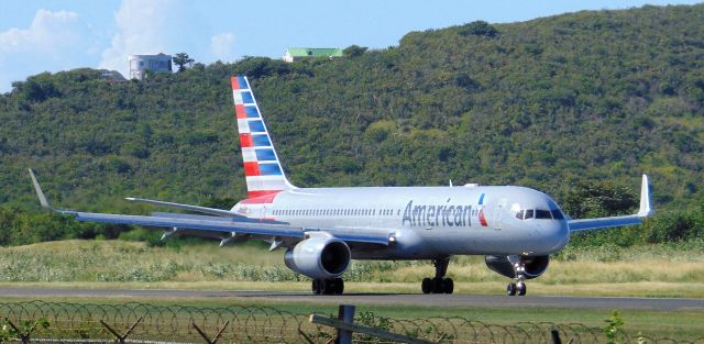 Boeing 757-200 (N189AN)