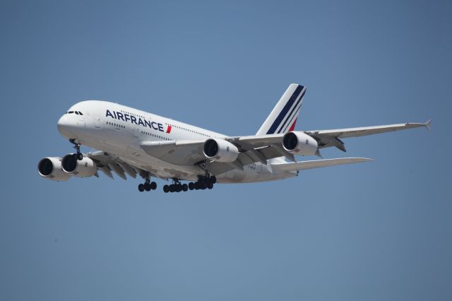 Airbus A380-800 (F-HPJF) - ON FINAL