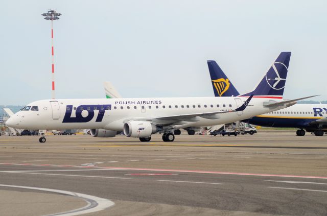 Embraer ERJ-190 (SP-LMC)