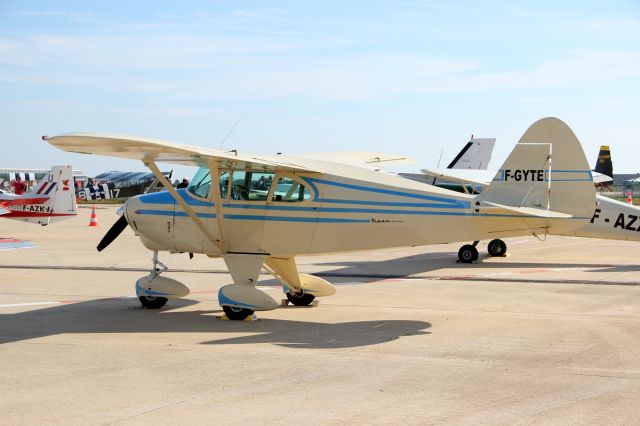 Piper PA-22 Tri-Pacer (F-GYTE) - 27 sept 2015 - feria de lair