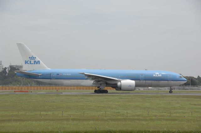 Boeing 777-200 (PH-BQD) - Departure at Narita Intl Airport 16R on 2009/7/19