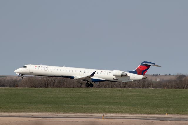 Canadair Regional Jet CRJ-900 (N923XJ)