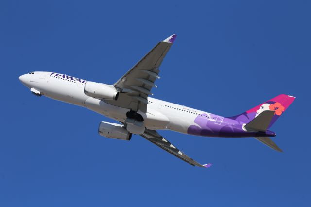 Airbus A330-200 (N379HA)