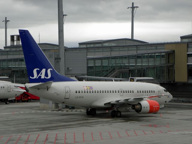 BOEING 737-600 (LN-RCW)
