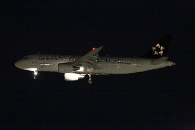 Airbus A320 (N688TA)
