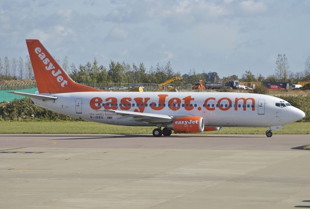 BOEING 737-300 (G-IGOU) - EasyJet - Boeing 737-3L9 C/N 27337/2594 - G-IGOU - at Luton 2004-10-06.