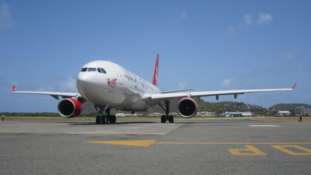 Airbus A330-200 (G-VWND)
