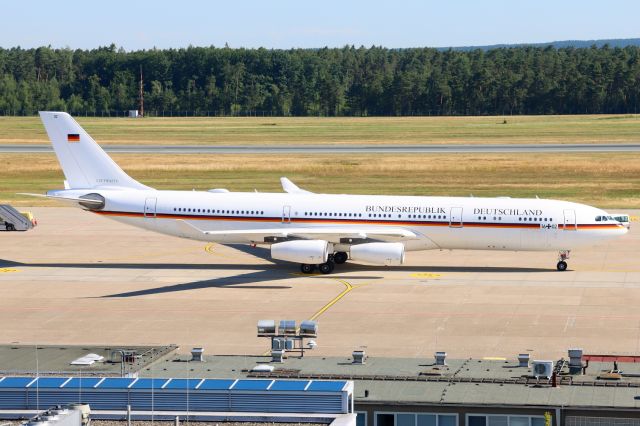 Airbus A340-300 (GAF1602)