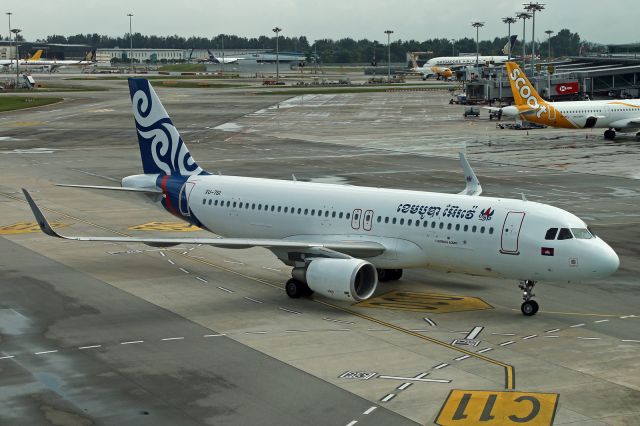 Airbus A320 (AXK761)