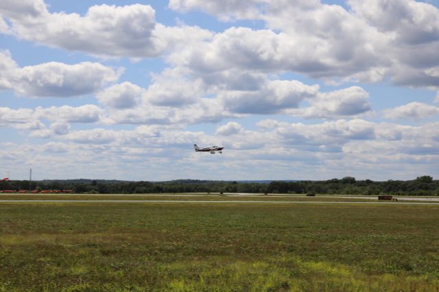 Piper Cherokee (N4923L) - Was on edge of the ramp. Took off on runway 5.