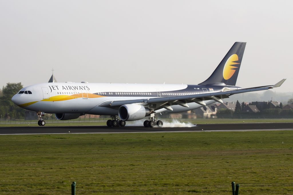 Airbus A330-300 (VT-JWF)