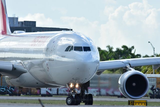 Airbus A330-300 (EC-LZX)