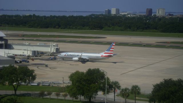 Boeing 737-700 — - 737-800