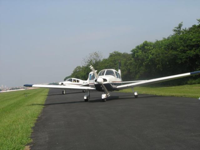 Piper Cherokee (PT-IZS)