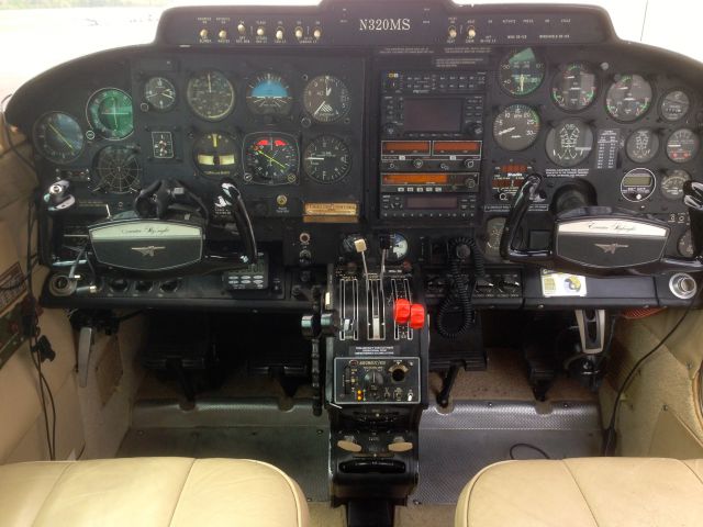 Cessna Skyhawk (N320MS)