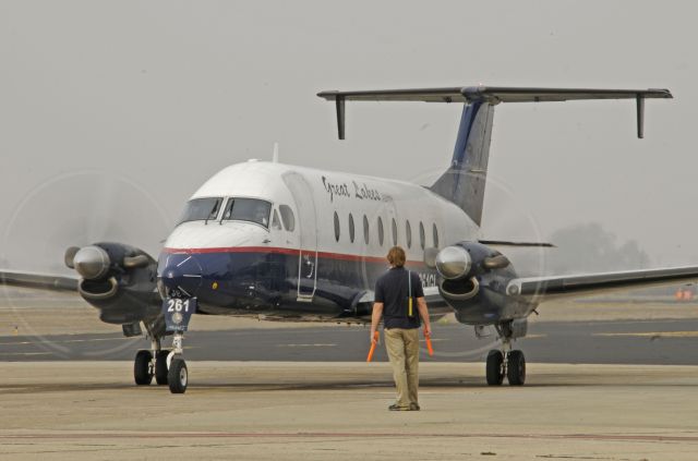 Beechcraft 1900 (N261GL)