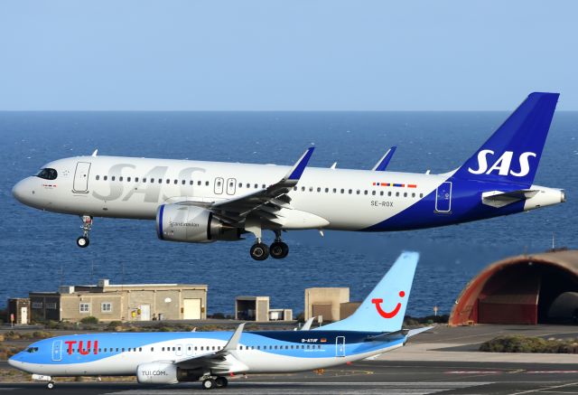 Airbus A320neo (SE-ROX)