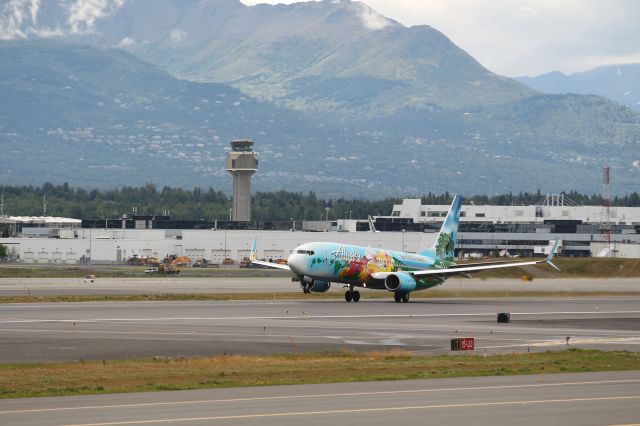 Boeing 737-800 (N560AS)