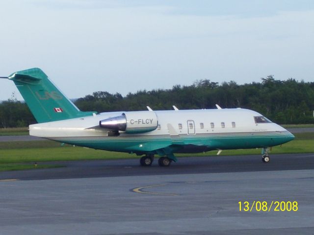 Canadair Challenger (C-FLCY)